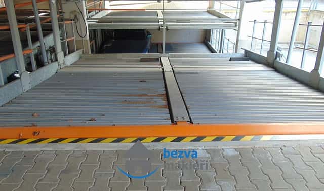 Pronájem garážové stání, 11 m2 - Pardubice, Bělehradská, Pardubice – Polabiny