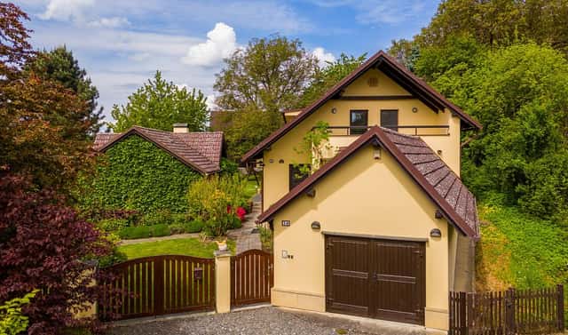 Prodej domu 200 m² s pozemkem 4 816 m², Neveklovice, okres Mladá Boleslav