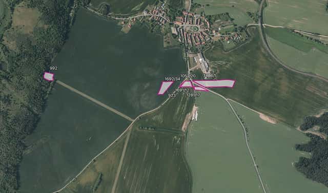 Prodej pole 13 772 m², Mladotice – Chrášťovice, okres Plzeň-sever