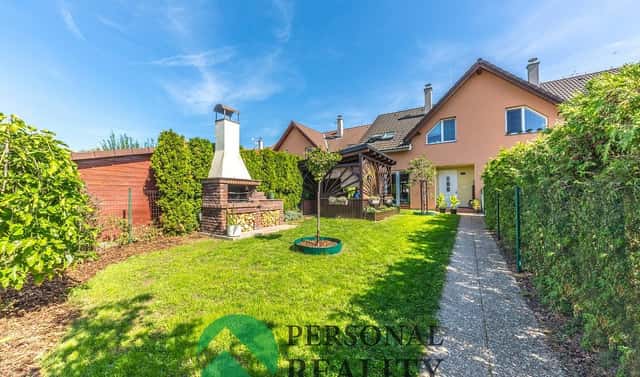 Prodej domu 110 m² s pozemkem 277 m², Nad Hřištěm, Nová Ves, okres Praha-východ