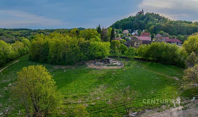 Prodej stavebního pozemku 5 679 m², Vysoký Chlumec, okres Příbram