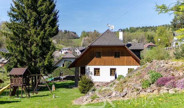 Prodej domu 259 m² s pozemkem 4 093 m², Nicov, okres Prachatice