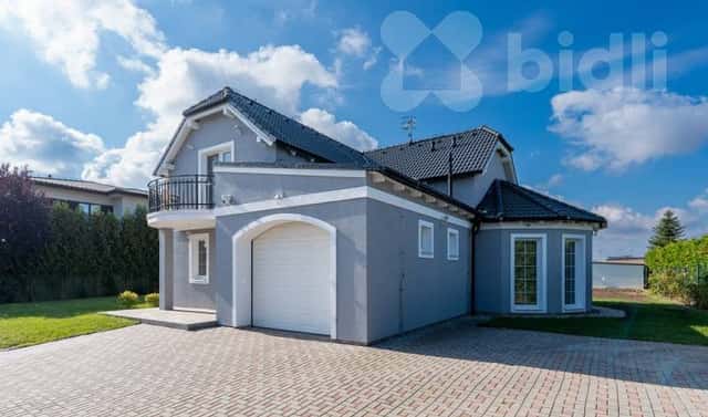 Pronájem domu 189 m² s pozemkem 1 140 m², Zlatá, okres Praha-východ