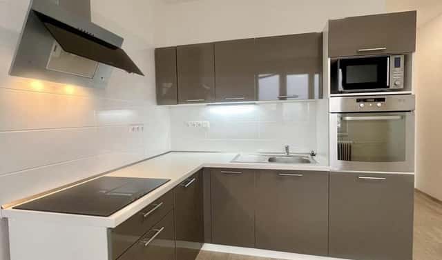 Pronájem bytu 1+1 35 m², Jana Ámose Komenského, Klášterec nad Ohří – Miřetice u Klášterce nad Ohří, okres Chomutov