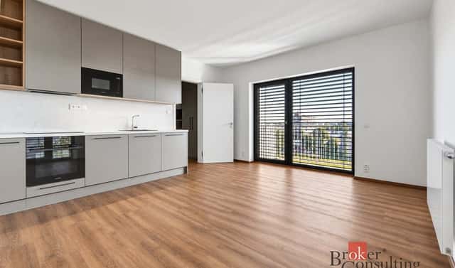 Pronájem bytu 1+kk 32 m², Pod Zámečkem, Hradec Králové – Nový Hradec Králové