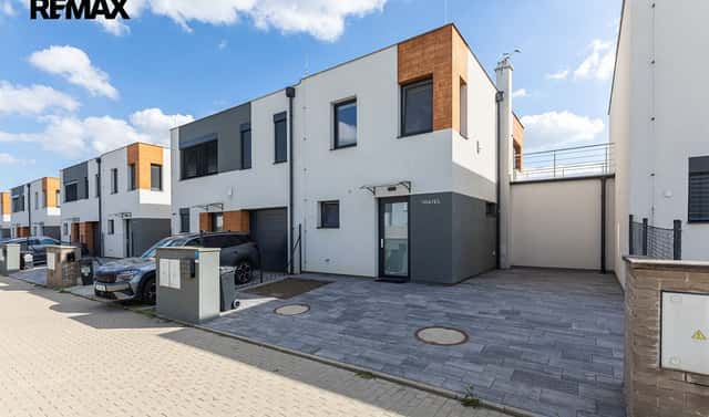 Pronájem domu 107 m² s pozemkem 124 m², Vrbenská, Praha 9 – Hostavice