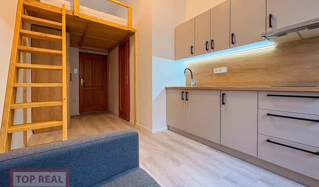 Pronájem bytu 1+kk 15 m², Malý val, Kroměříž