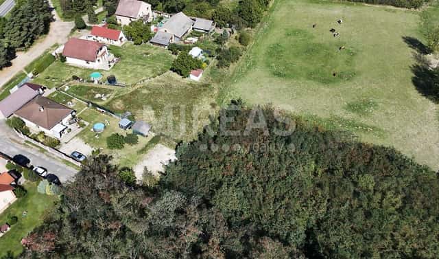Prodej stavebního pozemku 2 111 m², Jiřice, okres Nymburk
