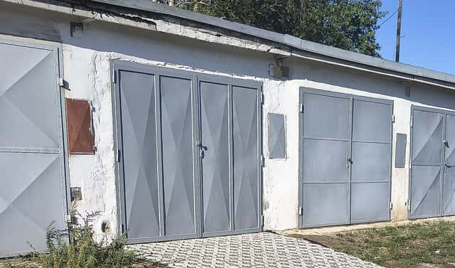 Garáž 18 m² s elektřinou – bez provize, Za Nádražím, Český Krumlov