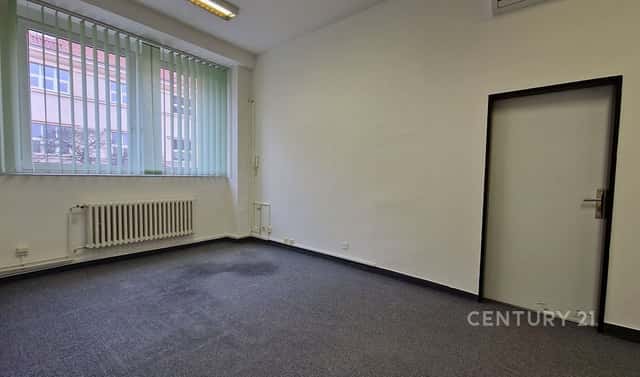 Pronájem kanceláře 43 m², Hartigova, Praha 3 – Žižkov