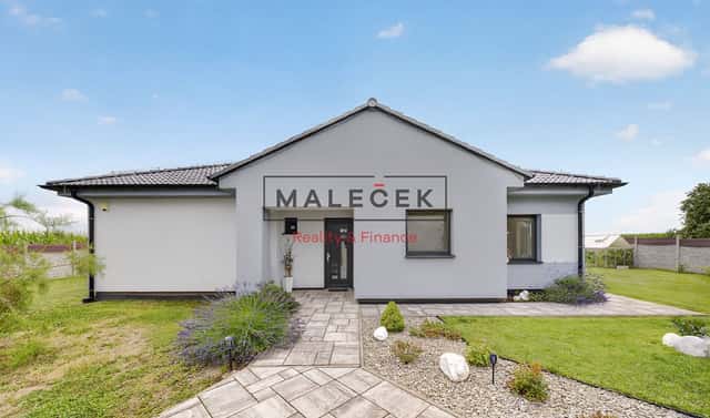 Prodej domu 154 m² s pozemkem 1 277 m², Polní, Hostouň, okres Kladno