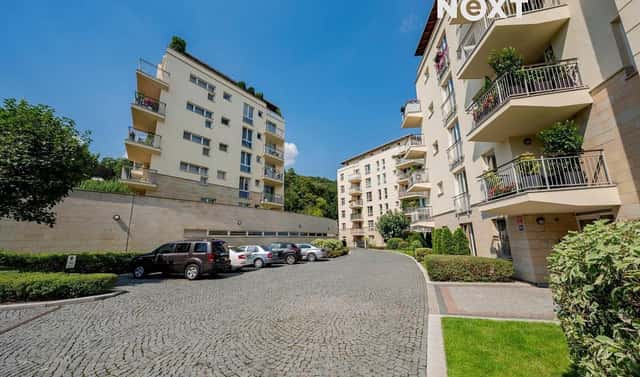 Pronájem kanceláře 351 m², Holečkova, Praha 5 – Smíchov
