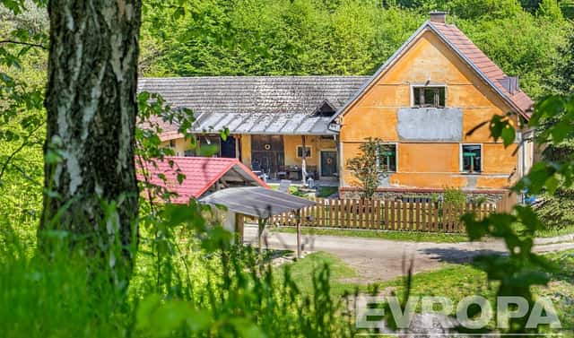 Prodej domu 300 m² s pozemkem 15 000 m², Jílové u Prahy – Studené, okres Praha-západ