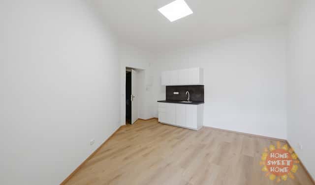 Pronájem kanceláře 17 m², Janáčkovo nábřeží, Praha 5 – Smíchov