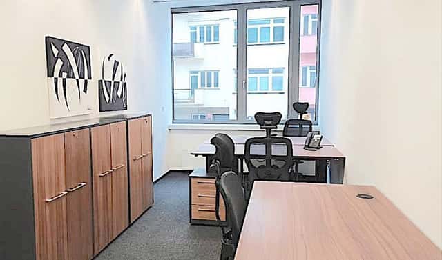 Pronájem kanceláře 1 500 m², Praha 4
