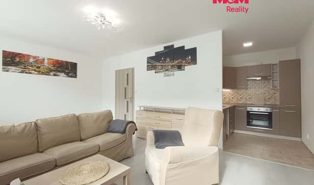 Pronájem bytu 1+kk 33 m², Na Dolíkách, Slaný, okres Kladno