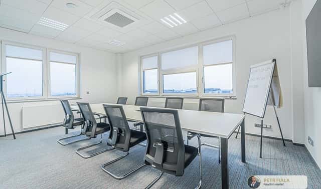 Pronájem kanceláře 128 m², Dopraváků, Praha 8 – Dolní Chabry