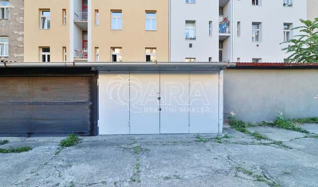 Prodej garáže 16 m2 na vlastním pozemku Praha 3 - Žižkov, Čajkovského, Praha 3 – Žižkov