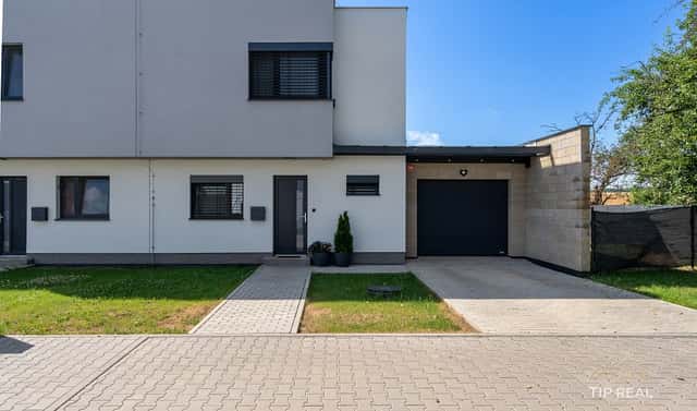 Prodej domu 117 m² s pozemkem 367 m², K Bitíni, Drahelčice, okres Praha-západ
