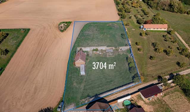 Prodej stavebního pozemku 3 704 m², Bojanovice, okres Znojmo