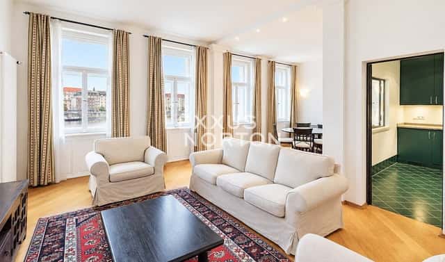 Pronájem bytu 3+1 94 m², Hořejší nábřeží, Praha 5 – Smíchov