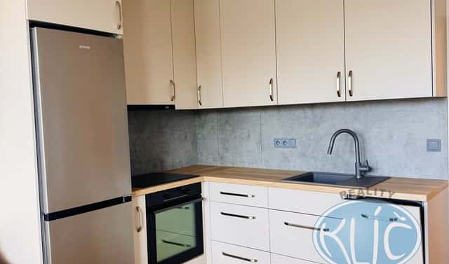 Pronájem bytu 2+kk 40 m², Petrohradská, Tábor