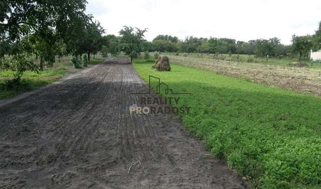 Prodej stavebního pozemku 1 227 m², Lužice, okres Hodonín