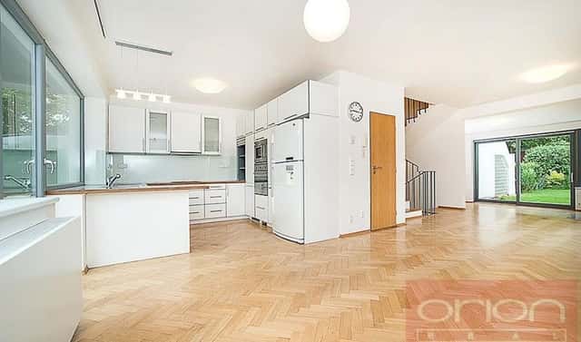 Pronájem domu 230 m² s pozemkem 550 m², K vinicím, Praha 6 – Nebušice