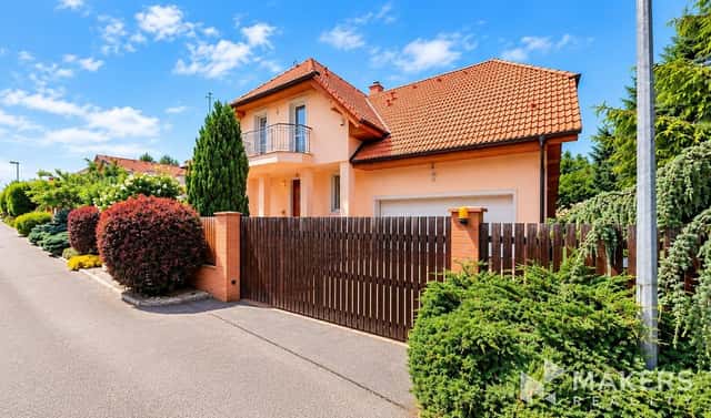 Prodej domu 331 m² s pozemkem 803 m², Nad Helmrovkou, Praha 6 – Lysolaje