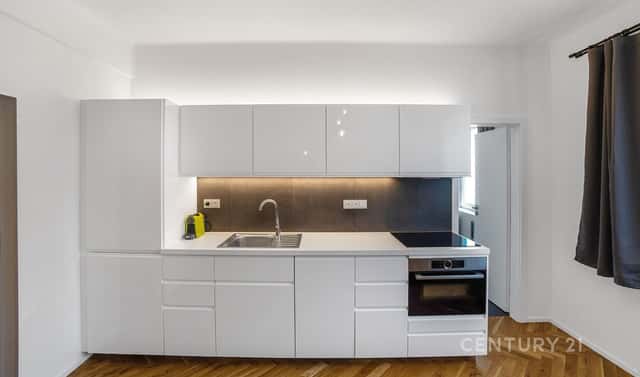 Pronájem bytu 2+kk 57 m², Viklefova, Praha 3 – Žižkov