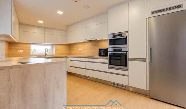 Prodej domu 220 m² s pozemkem 1 436 m², Chvalovice, okres Znojmo