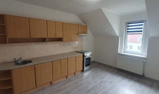 Pronájem bytu 2+1 74 m², Kamenný Pahorek, Košťany, okres Teplice