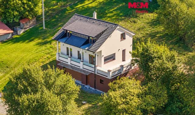 Prodej domu 198 m² s pozemkem 1 543 m², Hradečno, okres Kladno