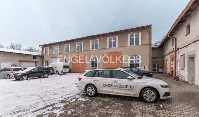 Pronájem výrobních prostor 500 m², Poděbradova, Jičín – Nové Město