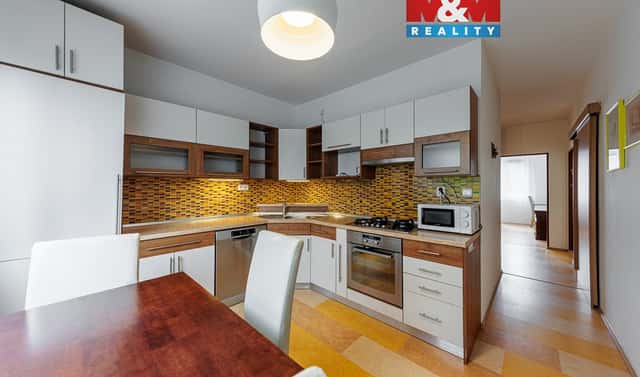 Prodej bytu 3+1 76 m², Slovenská, Sokolov