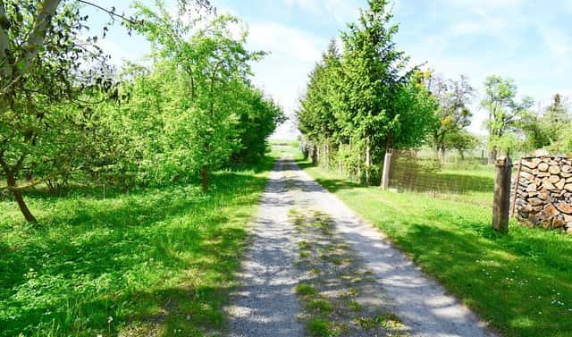 Prodej stavebního pozemku 2 033 m², Nádražní, Ronov nad Doubravou, okres Chrudim