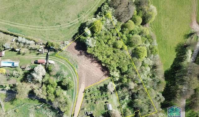 Prodej stavebního pozemku 2 955 m², Valeč – Nahořečice, okres Karlovy Vary