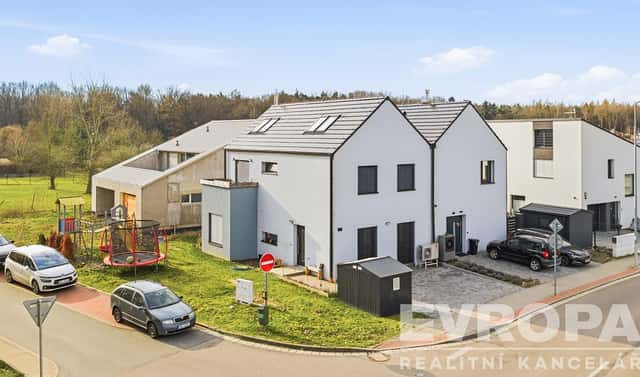 Prodej domu 140 m² s pozemkem 309 m², Erno Košťála, Pardubice – Studánka