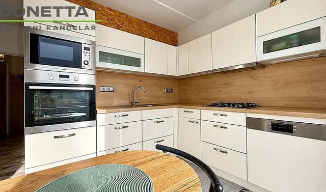 Pronájem bytu 2+1 78 m², Jana Zajíce, Pardubice – Studánka