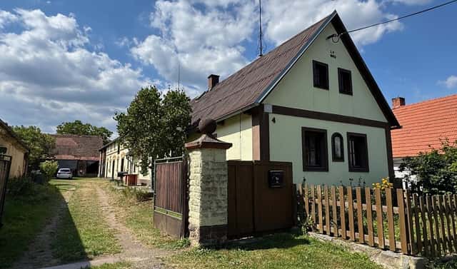 Prodej chaty/chalupy 300 m² s pozemkem 321 m², Velečín, okres Plzeň-sever