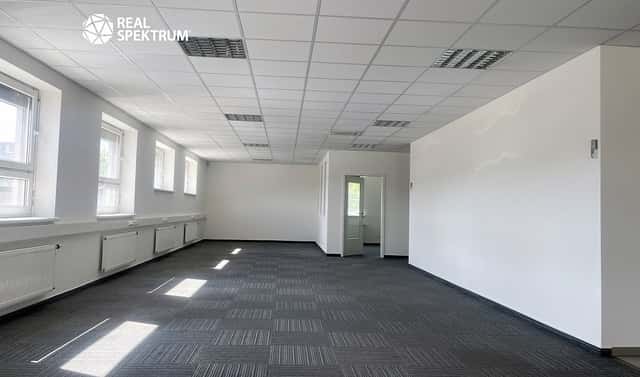 Pronájem kanceláře 213 m², Vídeňská, Brno – Přízřenice, okres Brno-město
