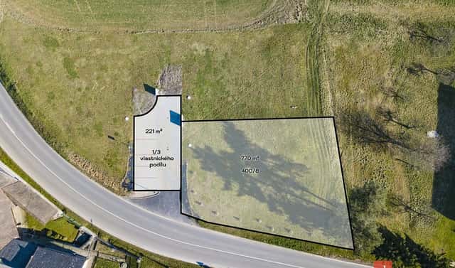 Prodej stavebního pozemku 770 m², Máslojedy, okres Hradec Králové