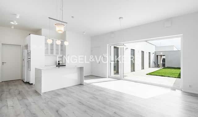 Pronájem domu 111 m² s pozemkem 264 m², K Housličkám, Praha 6 – Lysolaje