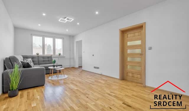 Pronájem bytu 2+1 55 m², Školská, Karviná – Ráj