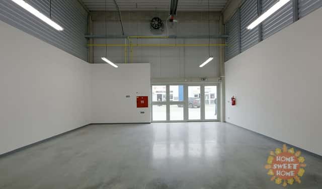 Pronájem obchodních prostor 205 m², Tiskařská, Praha 10 – Malešice