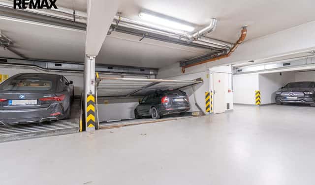 Prodej garážového stání 12 m2, Praha 8 - Libeň, Kašparovo náměstí, Praha 8 – Libeň