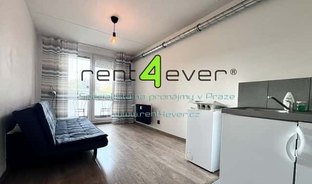 Pronájem bytu 1+kk 23 m², Pod lipami, Praha 3 – Žižkov