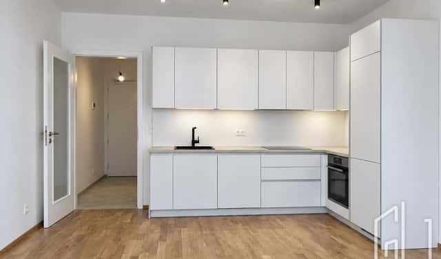 Pronájem bytu 1+kk 36 m², U invalidovny, Praha 8 – Karlín