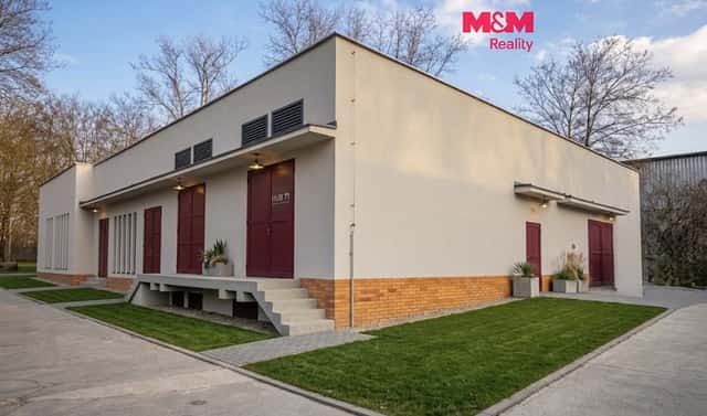 Pronájem skladovacích prostor 100 m², nábřeží Závodu míru, Pardubice – Zelené Předměstí