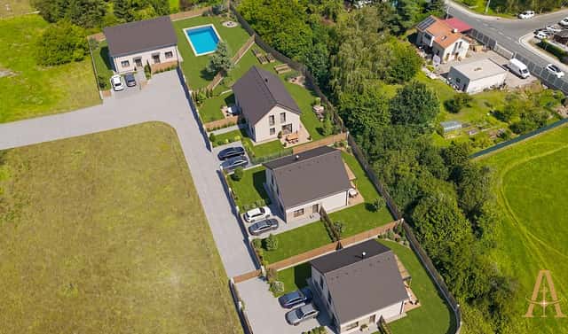 Prodej stavebního pozemku 3 962 m², Všestary, okres Praha-východ